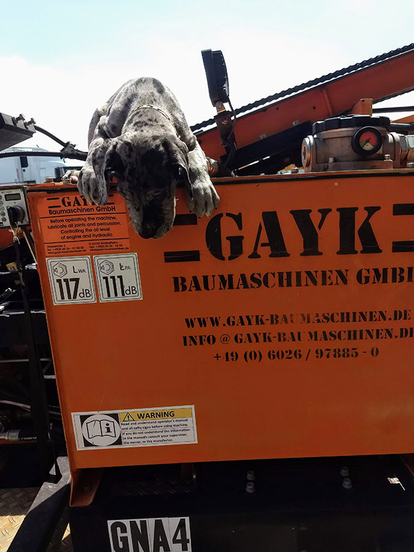 GAYK solar ground mount drilling machine